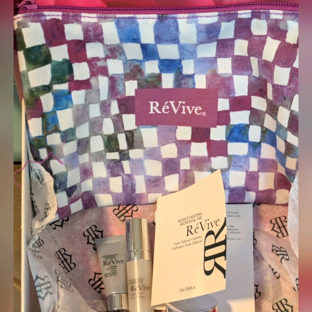 RéVive Cosmetic Bag & Skincare